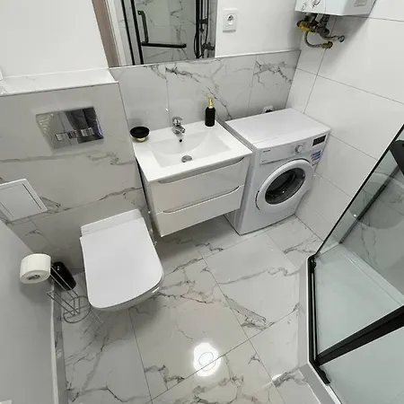 Apartamento Kalwaryjska Spot In A Good Location Cracovia